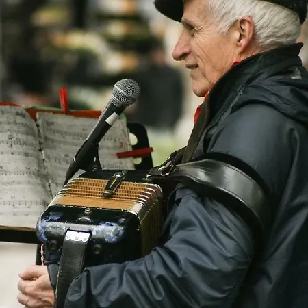 Quartier Latin *